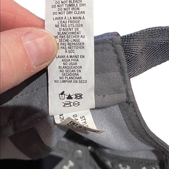 Under Armour Grey Hat/Cap with Orange Logo and Adjustable back. - Picture 3 of 7